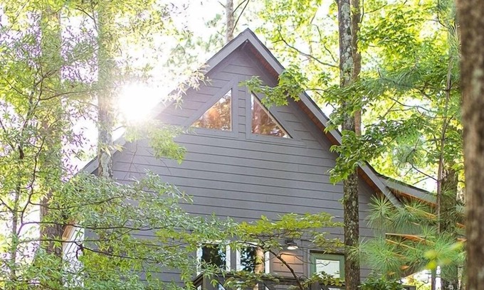 Gadsden Cabin | The Tree Stump at River Rocks Landing