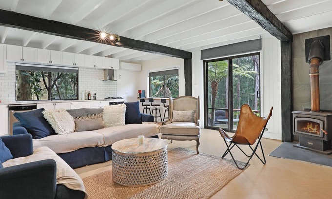 St. Georges Basin House | The Treehouse - Pet Friendly home in Jervis Bay!