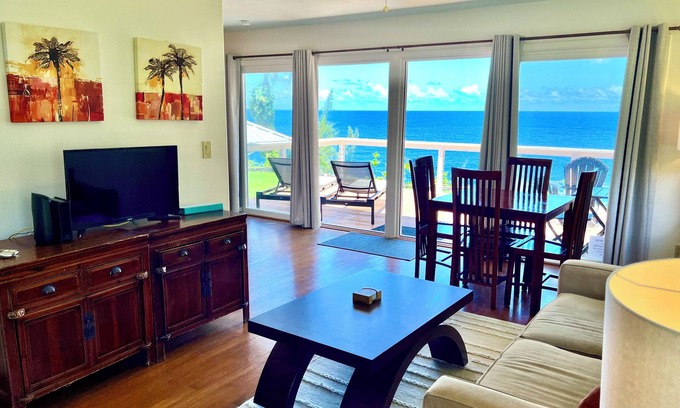 Hakalau House | The Treehouse at Hakalau, Oceanfront coastal comfort