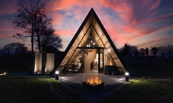 Llanarth Cottage | THE TRI-POD, romantic, luxury holiday cottage in Llanarth