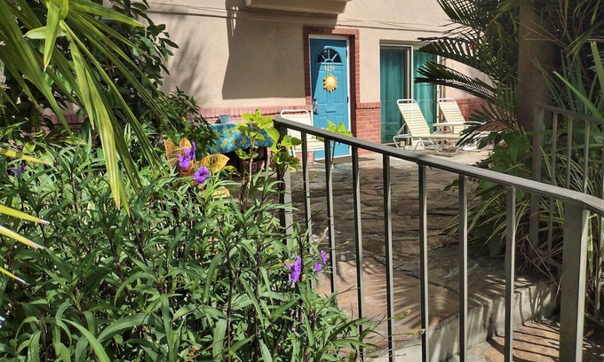 St. Pete Beach Condo | The Tropical Courtyard Paradise🌴 on St. Pete Beach🌞⛱️🌊 Friendly Native #502