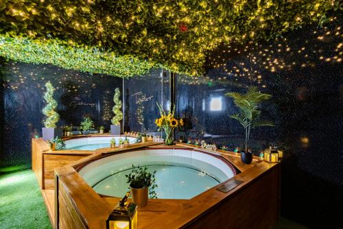Chester Apartment | The Tudor Gathering - Events Groups - Up To 30 - Hot Tub