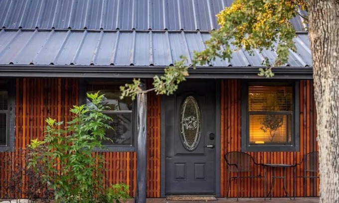 Waco Cabin | The Tui at Nicole Creek Cabins