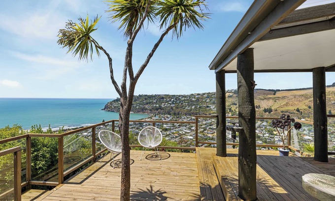 Sumner House | The Ultimate Cecil Wood Stay - Hot Tub, BBQ & Views