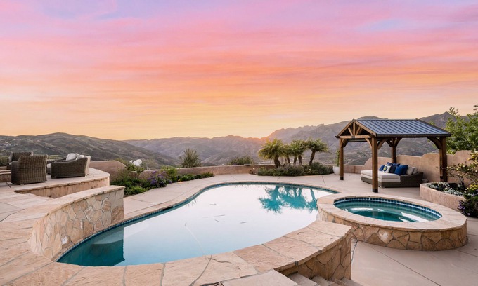Malibu House | The Ultimate Malibu Estate On 10 Acres