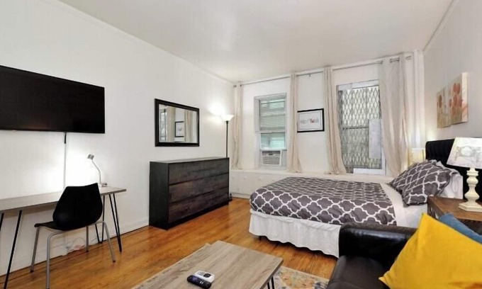 Turtle Bay Apartment | The United Flat IV Vibe 8607
