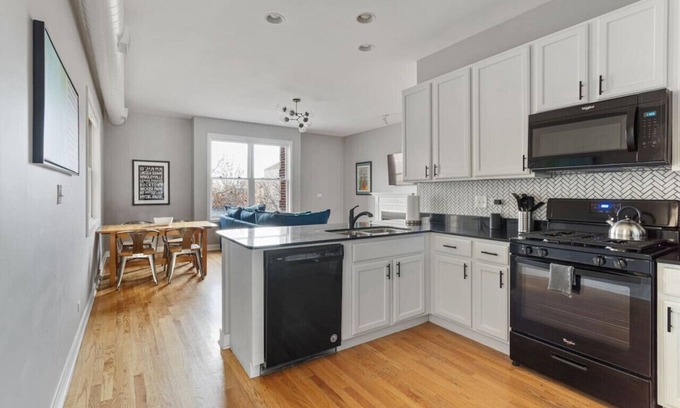 Tri-Taylor Condo | The Upscale Getaway Near Downtown