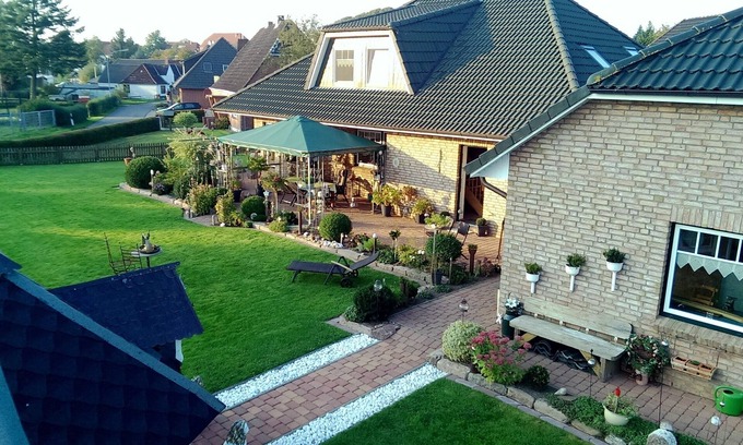 Schwabstedt Apartment | The vacation apartment Treeneblick is classified with 5 stars by the DTV