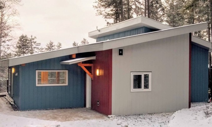 Golden House | The Valley Edge Lodge