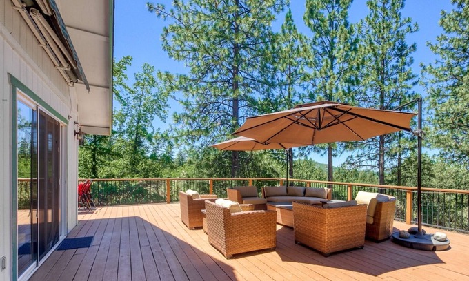 Groveland House | The Valley View: Pine Mountain Lake Cabin 4 Bedroom Home by RedAwning
