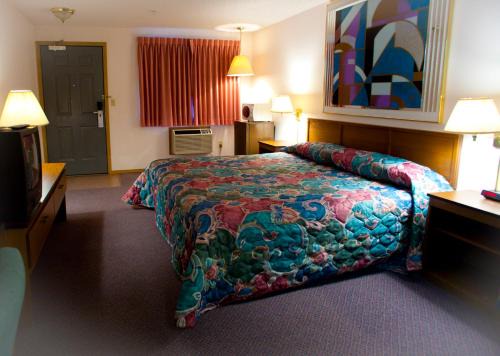 Centralia Hotel | The Varsity Inn North