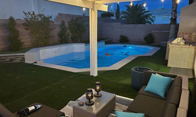 Enterprise House | The Vegas Villa, Entire Home in Las Vegas, Nevada