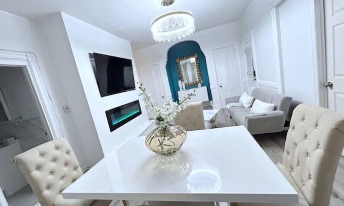Forest Hill House | " The Velvet Key "