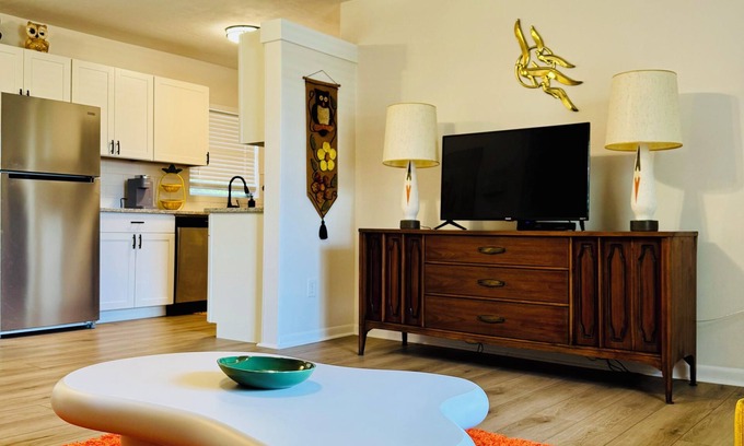 Deltona Lakes House | The Velvet Leaf