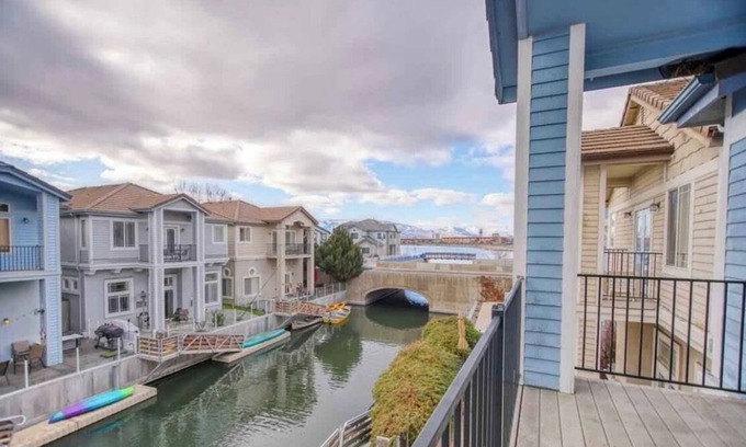 Sparks House | The Venetian Getaway at Sparks Marina