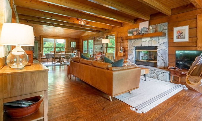 Marrowbone House | The Vester Farmhouse - Stunning Log Cabin in Tennessee Hills