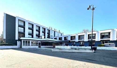 Gorge -Tillicum Area Hotel | The Vic, an Ascend Collection Hotel