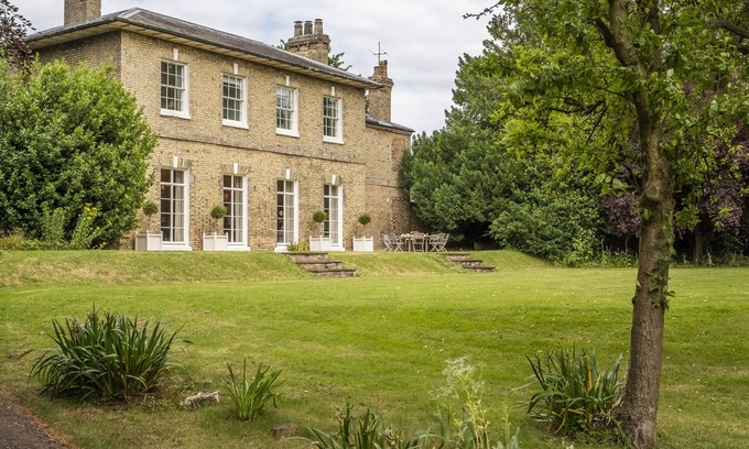 Great Limber Cottage | The Vicarage - a beautiful property sleeping 12 guests in 6 bedrooms