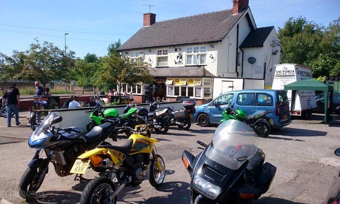 Edwinstowe Hotel | The Victoria Bikers Pub - Live Music Venue and Letting Rooms with Camping facilities