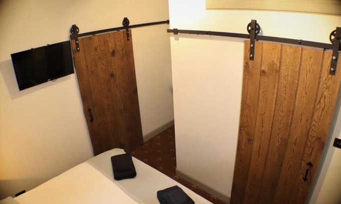 Falkirk Apartment | The Victoria Inn Blythswood Snug