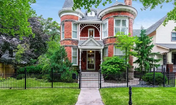 Windsor House | The Victorian on Victoria
