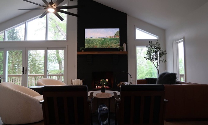 Nashport House | The View at Buckeye Lake - the ultimate lakefront retreat for 12.