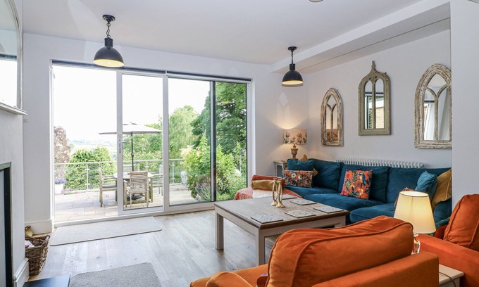 Knockerdown Cottage | THE VIEW @ ORCHARD VIEW, luxury holiday cottage in Hognaston