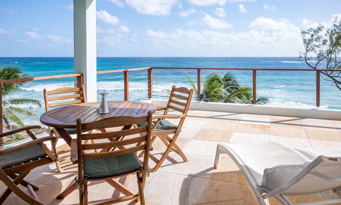 Silver Sands Apartment | The View - Penthouse - Seafront