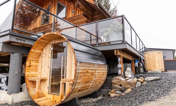Vernon Ski Chalet | The View Point Lodge