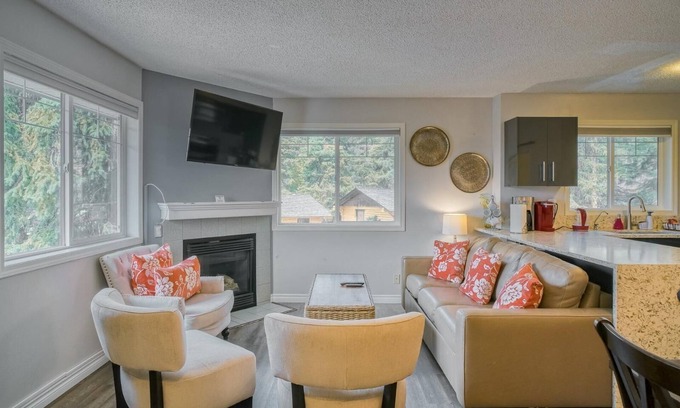 Harvie Heights House | The View Tub- hot tub, free parking, view, king bed, AC, 2BR, sleeps 6