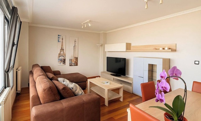 Pinera Apartment | THE VIEWPOINT OF THE PORT