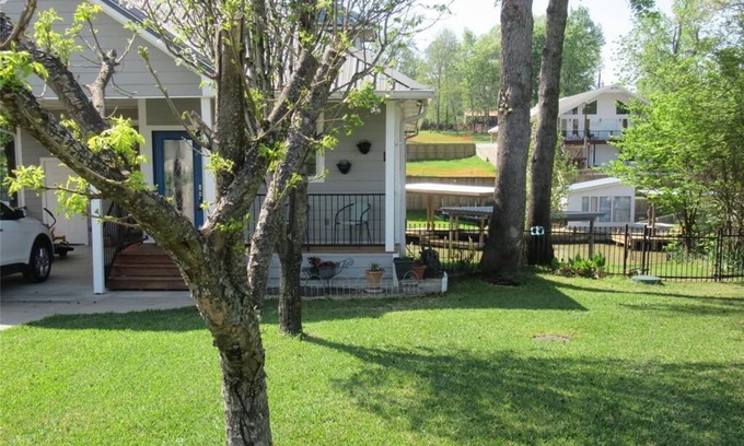 Pointblank House | The Villa Cove