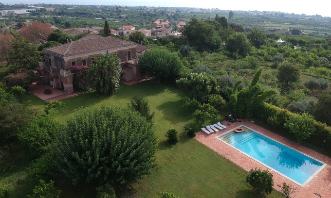 San Leonardello Villa | The Villa dei Limoni, between sea and mountains