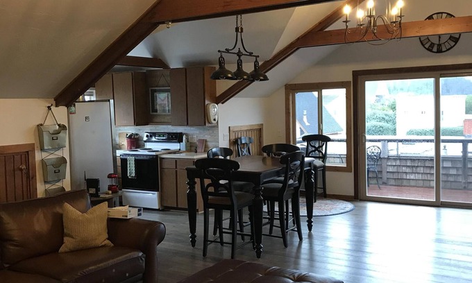 Mendocino House | The Village Bungalow is a spacious second story one plus bedroom flat.