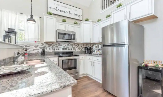 Arlington House | The Vineyard Cottage * Mountain Views