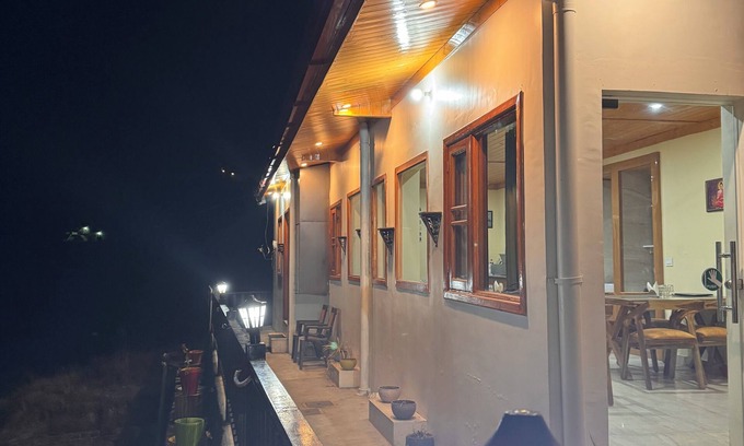 Tehri Range Hotel | The Vintage Hill Village - Himalayan Boutique Resort