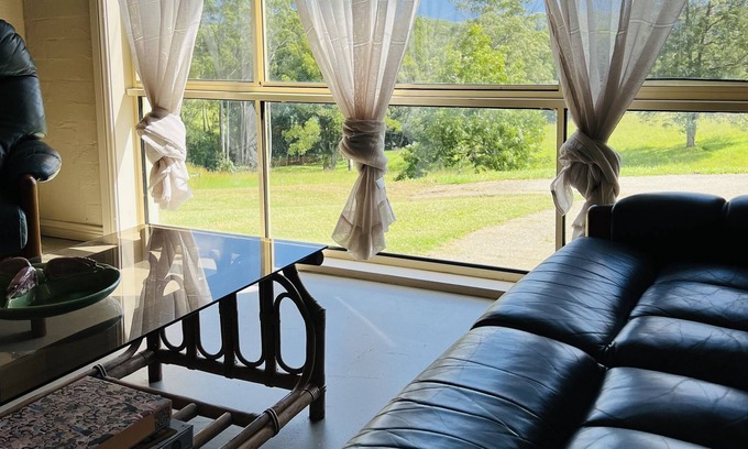 Bellingen Apartment | The Vintage Nook - stones throw from town breathtaking views of the mountains.