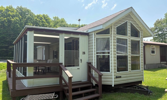 Hammond House | The Vintage Voyager on Black Lake