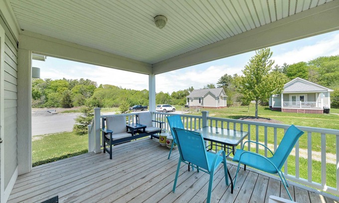 Cherry Valley House | The Violet - 42 Meadow View