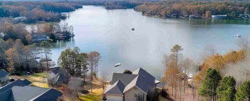 Snellville Cabin | The Walled Garden at Norris Lake
