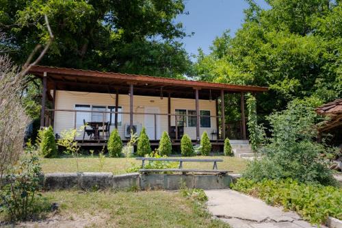 Bozhichen House | The Walnut Nest in Krasen
