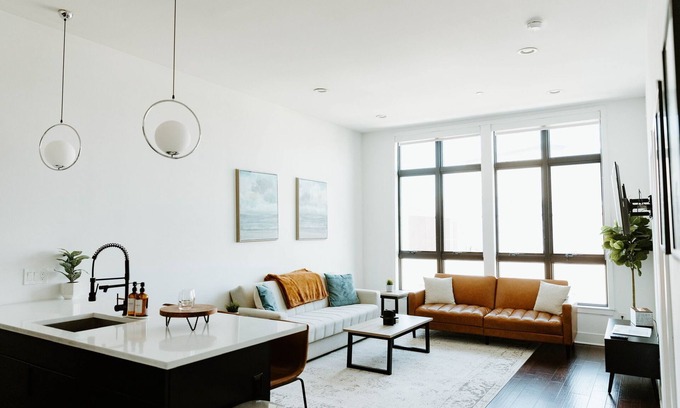 Spring Garden Apartment | The Walton- Luxury apt with parking and roof deck in Fairmount