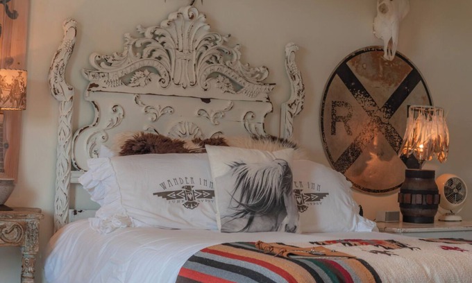Round Top Bed & Breakfast | The Wanderlust Room - Wander Inn