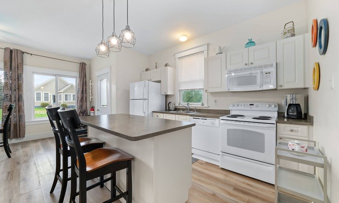 Cherry Valley House | The Warbler - 12 Meadowview
