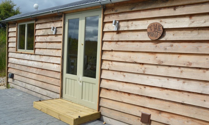 Pickering Cabin | The Warren No Hot Tub 1 pet allowed Onsite Fishing