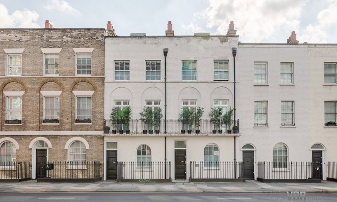 Pimlico House | The Warwick: 6-Bed Historic Townhouse | Victoria