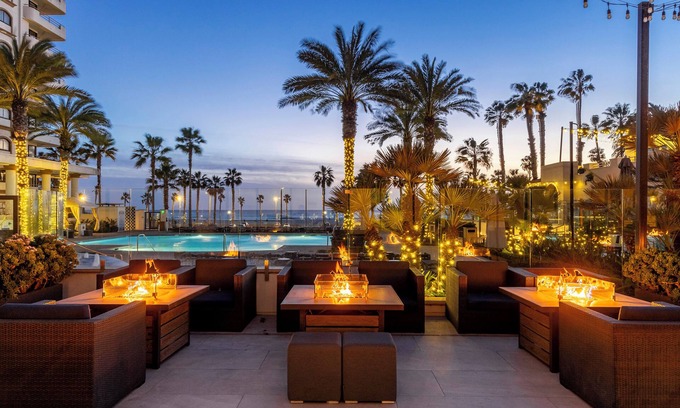Huntington Beach Resort | The Waterfront Beach Resort, A Hilton Hotel