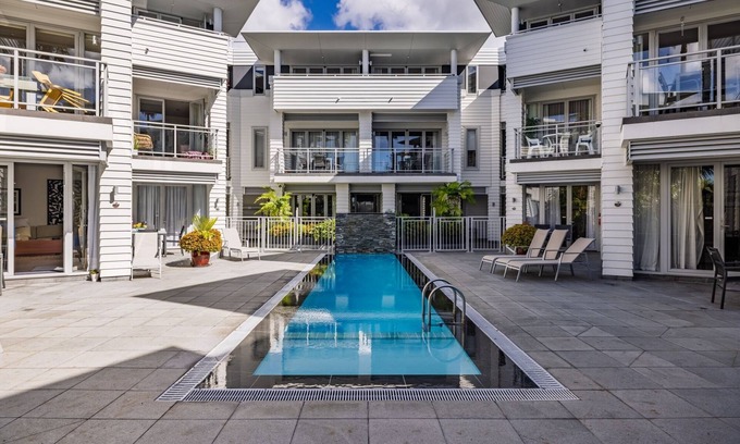 Paihia House | The Waterfront - Paihia Holiday Apartment