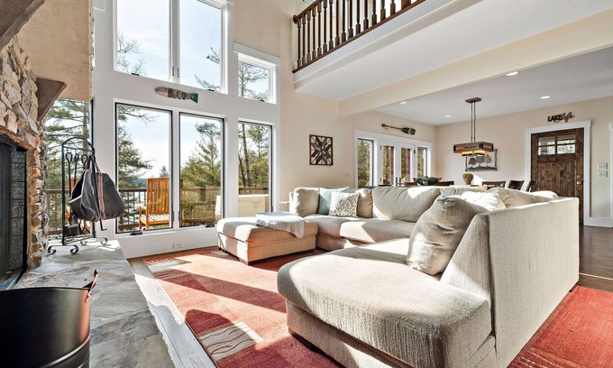 Nebo House | The Waterman | Lakefront Luxury with Hot Tub & Dock!