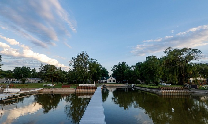 Bass Lake House | The Waterscape Cottage on Bass Lake